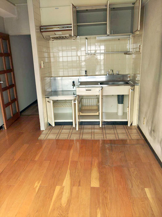 遺品整理・作業後のキッチン